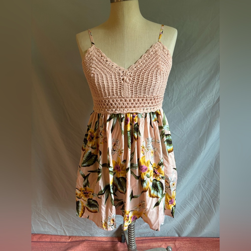 Chic Floral Crochet Mini Dress in Pink